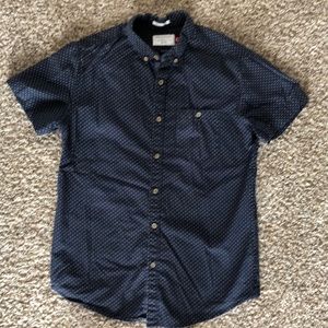 Men’s button down short sleeved shirt.  Size Small